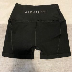 Alphalete Revival R6 Shorts in black size small